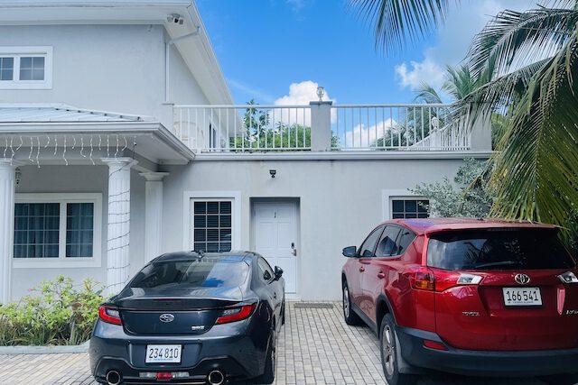 ALL INCLUSIVE SPACIOUS 1 BED APARTMENT, George Town East, Grand Cayman, Cayman Adaları