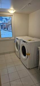 27 LYALL STOKES CIRCLE, East Gwillimbury, Ontario L0G 1M0, Canada