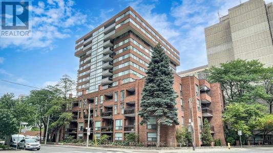 15 MCMURRICH STREET, Toronto (annex), أونتاريو M5R 3M6, كندا 