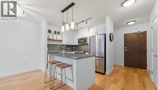 175 WEST 1ST STREET, North Vancouver, Colombie-Britannique V7M 3N9, Canada