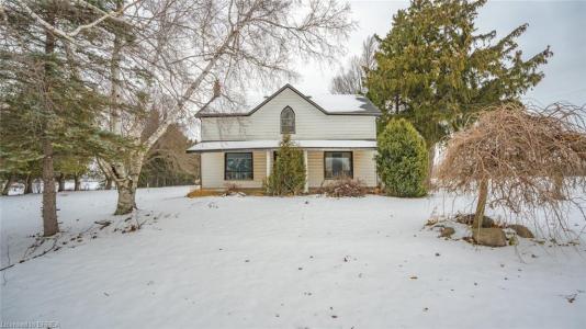 135 ROBINSON ROAD, Brantford, Ontario N3T 5L7, Canada