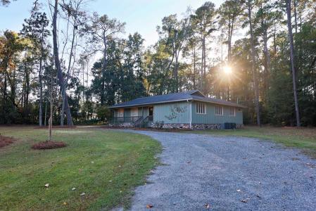 121 Rena Ridge, Thomasville, Georgia 31757, USA