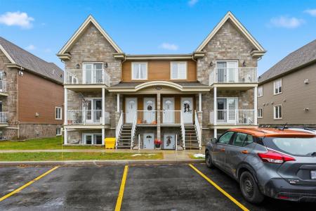 63  Av. Gatineau, Gatineau (Gatineau), 魁北克省 J8T 4J4, 加拿大