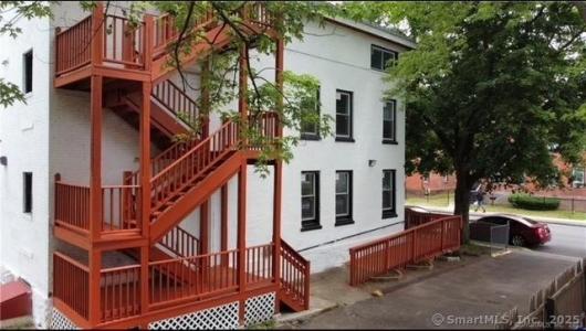 33 Center Street 2nd Floor, Hartford, Connecticut 06120, USA