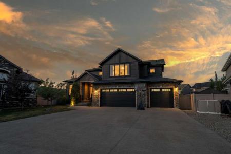 26 VAN HORN CLOSE, Red Deer, Alberta T4R 0N3, Canada