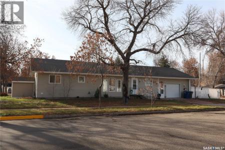602 CENTRE STREET, Assiniboia, ססקצ'ואן S0H 0B0, קנדה 