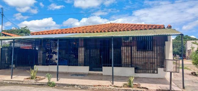 Olga Blinder esq. Juventud , Loma Pytá, Asunción 00001, Paraguay