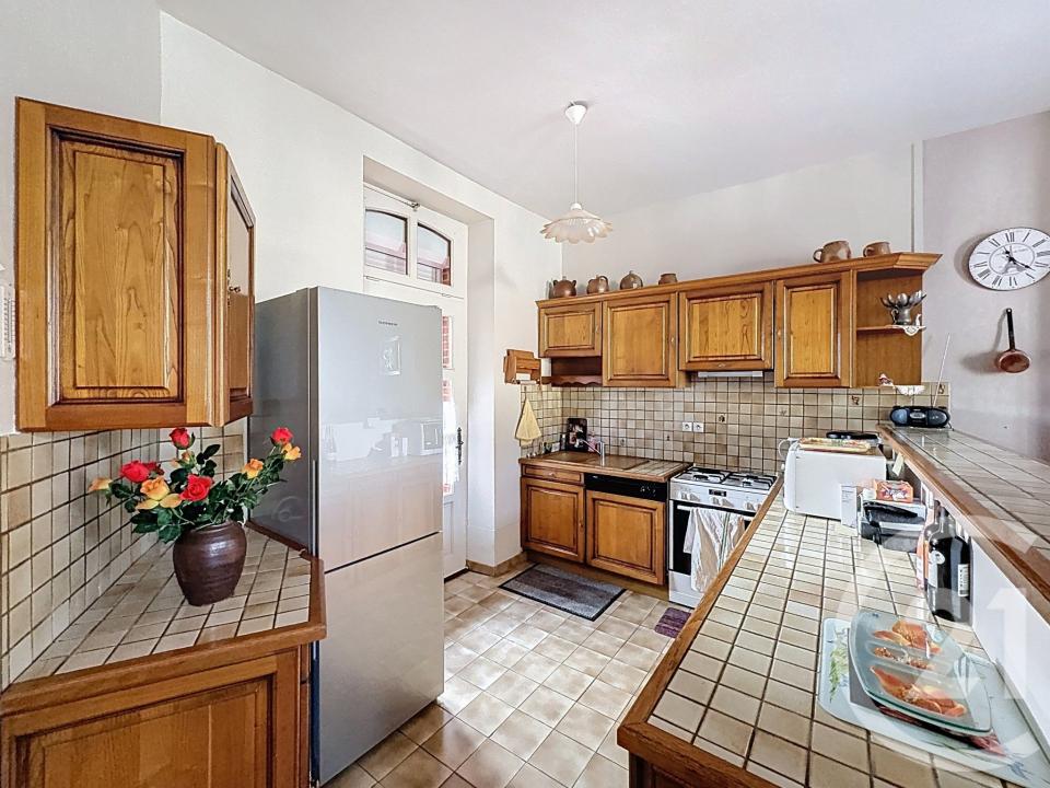 Cosse Le Vivien, Kraj Loary 53230, Francja