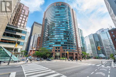 33 UNIVERSITY AVENUE, Toronto (bay Street Corridor), Ontario M5J 2S7, Canada