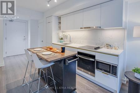 8 WELLESLEY STREET WEST, Toronto (bay Street Corridor), Ontario M4Y 0J5, Canada