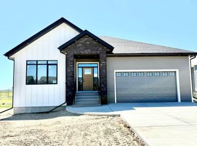 131 WESTVIEW DRIVE, Nanton, Alberta T0L 1R0, Canada