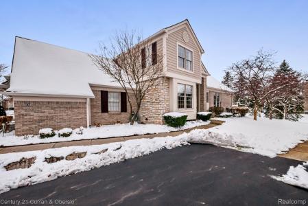 16925 Lochmoor Circle E, Northville, Michigan 48168, USA