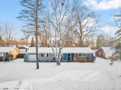 18070 Floral Street, Livonia, Michigan 48152, USA