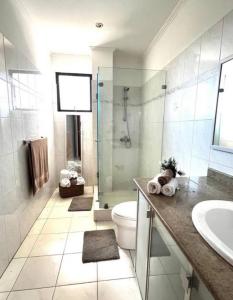  , Trejos Montealegre San Rafael Escazú, San José 00001, Costa Rica