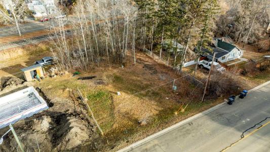 5120 48 AVENUE, Sylvan Lake, Alberta T4S 1G6, Canada