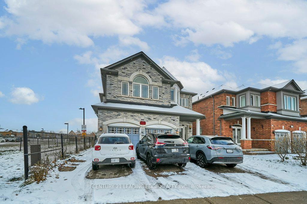 628 TWAIN AVENUE, Mississauga, Ontario L5W 0A3, Canada
