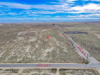 Cor Avenue E 50 Ste, Lancaster, Califórnia 93535, Estados Unidos