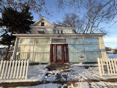 319 W Washington St, Clinton, Illinois 61727, USA