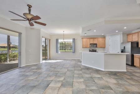 1324 Emerald Dunes Dr, Sun City Center, Florida 33573, Stati Uniti