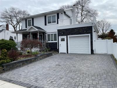 310 Brookside Court, Copiague, NY 11726, USA