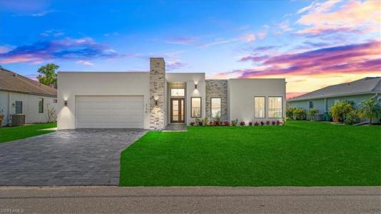 526 SE 4th ST, Cape Coral, Florida 33990, USA