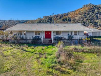 1633 New Long Valley Road, Clearlake Oaks, Californie 95423, États-Unis