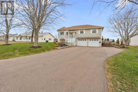 74 HILLSIDE DRIVE, Summerside, Ilha De Prince Edward C1N 6K3, Canadá