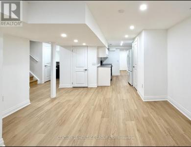 72 LAURIER AVENUE, Richmond Hill (oak Ridges), Ontario L4E 4P5, Canada