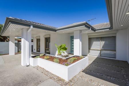 119 Oakmont Avenue, Meadow Springs, WA 6210, Australia