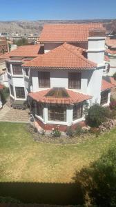 Calle 28 Zona Achumani Sector la Barqueta  C 2 105, La Paz, La Paz 00001, Bolivia