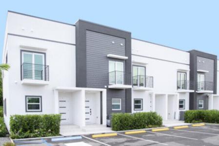 OMEGA POINTE MODERN END UNIT 2/2.5 - AVAILABLE NOW, Prospect, Grand Cayman, Islas Caimán
