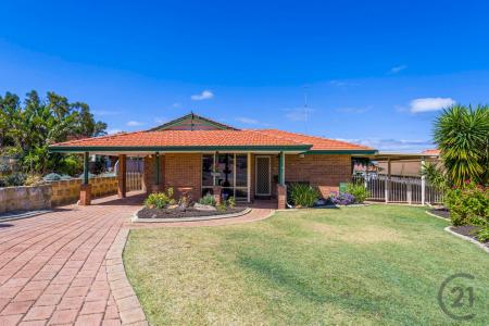 1/5 Fulmar Place, Halls Head, WA 6210, Australia