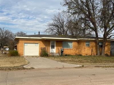 711 W Martha Street, Altus, Oklahoma 73521, USA