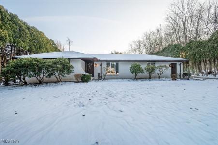 7370 Brookwood Drive, Brookfield, Ohio 44403, USA