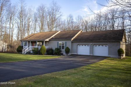 121 Meadowbrook Drive, Moscow, Pennsylvania 18444, USA