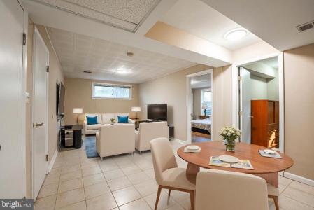 6809 Weaver Avenue , #B, Mclean, Virginia 22101, USA