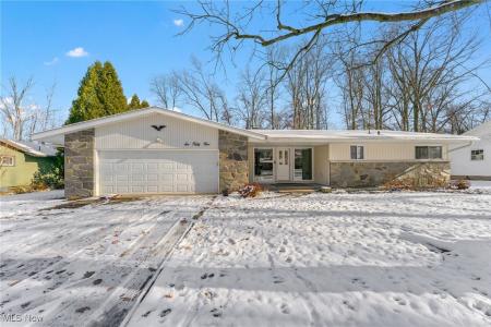 655 Blueberry Hill Drive, Canfield, Ohio 44406, USA