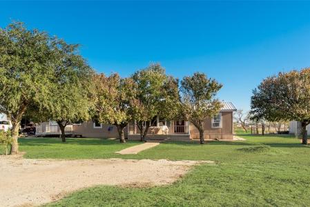 3510 Cattle Drive, Venus, Texas 76084, USA