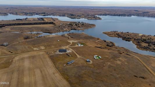 6812 E Schatz Lane, Elgin, ND 58533, USA