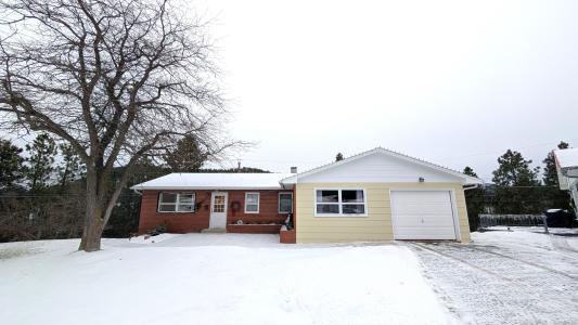 413 Sunset RD, Lead, SD 57754, USA