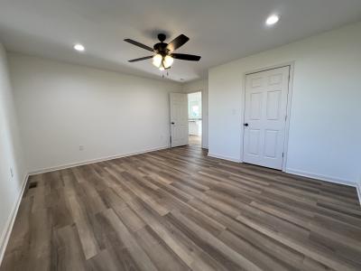 109 M. Moss Lane, Campbellsville, Kentucky 42718, USA