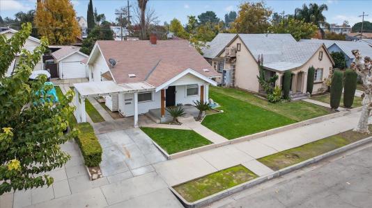 824 Hoag Avenue, Sanger, California 93657, USA