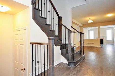 4 APPLEGATE DRIVE, East Gwillimbury, Ontario L9N 0R2, Canada