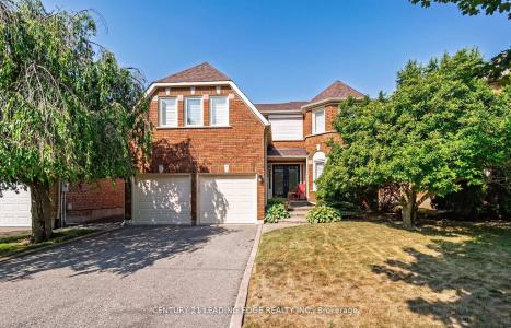 207 LARKIN AVENUE, Markham, Ontario L3P 4Y7, Canada