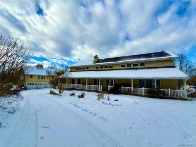 912-918 Hollow Rd, Salt Point, NY 12578, USA