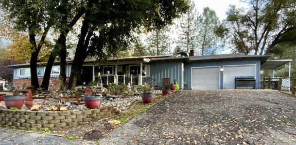 48833 Rock Point Road, Oakhurst, California 93644, USA