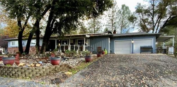 48833 Rock Point Road, Oakhurst, California 93644, USA