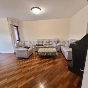 Calle Francisca Orozco Calle 5 Edificio Florencia 202, Achumani, La Paz 0000, Bolivia