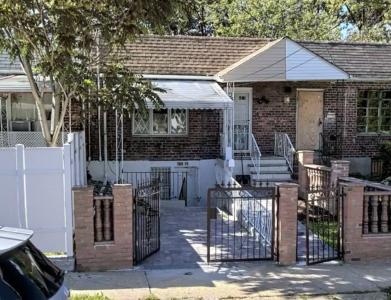 153-17 111 Avenue, ジャマイカ, ニューヨーク 11433, アメリカ合衆国