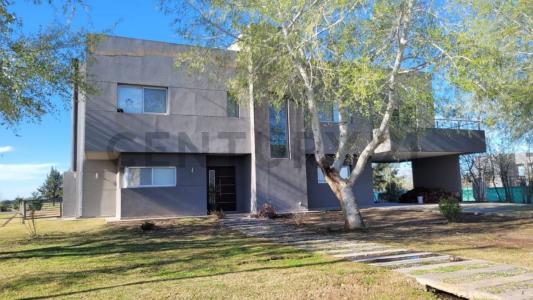 Capdevilla oeste 2401, San Vicente, GBA Sur 1806, Argentina